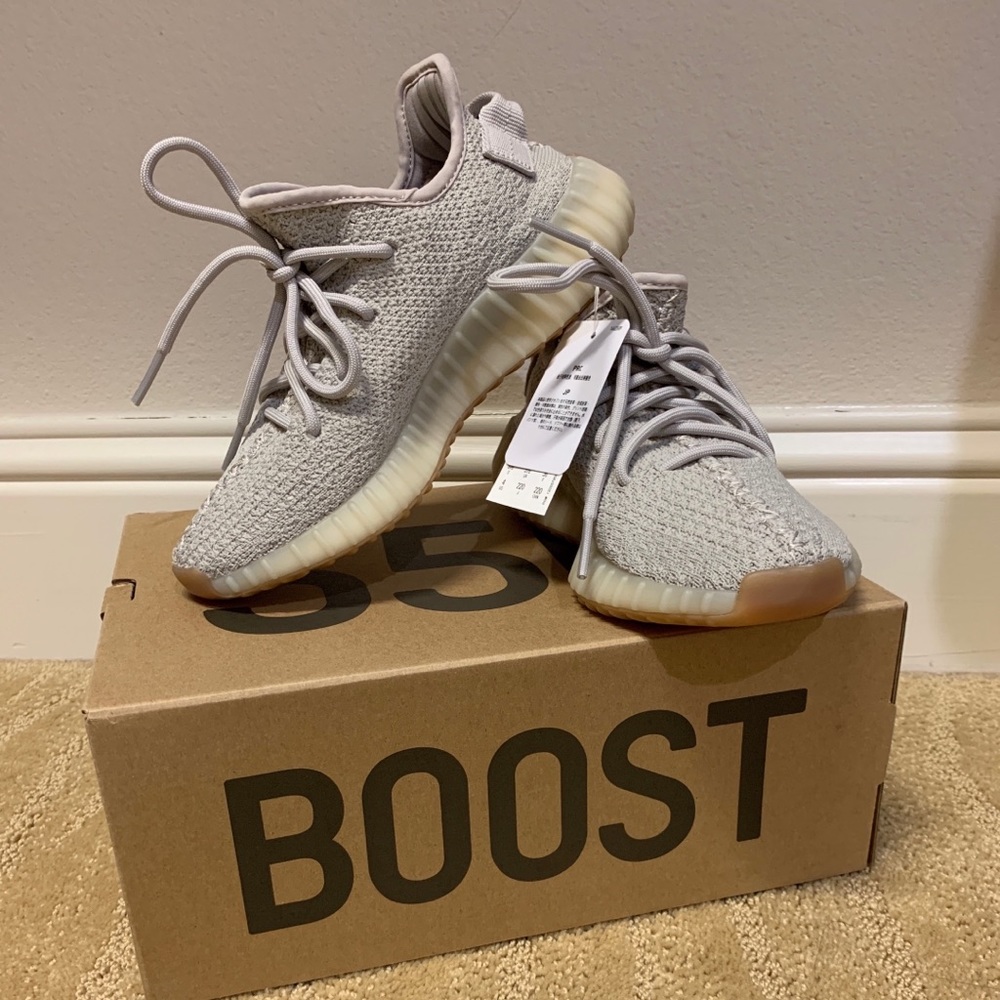 Yeezy 350 Women 6 Men 4